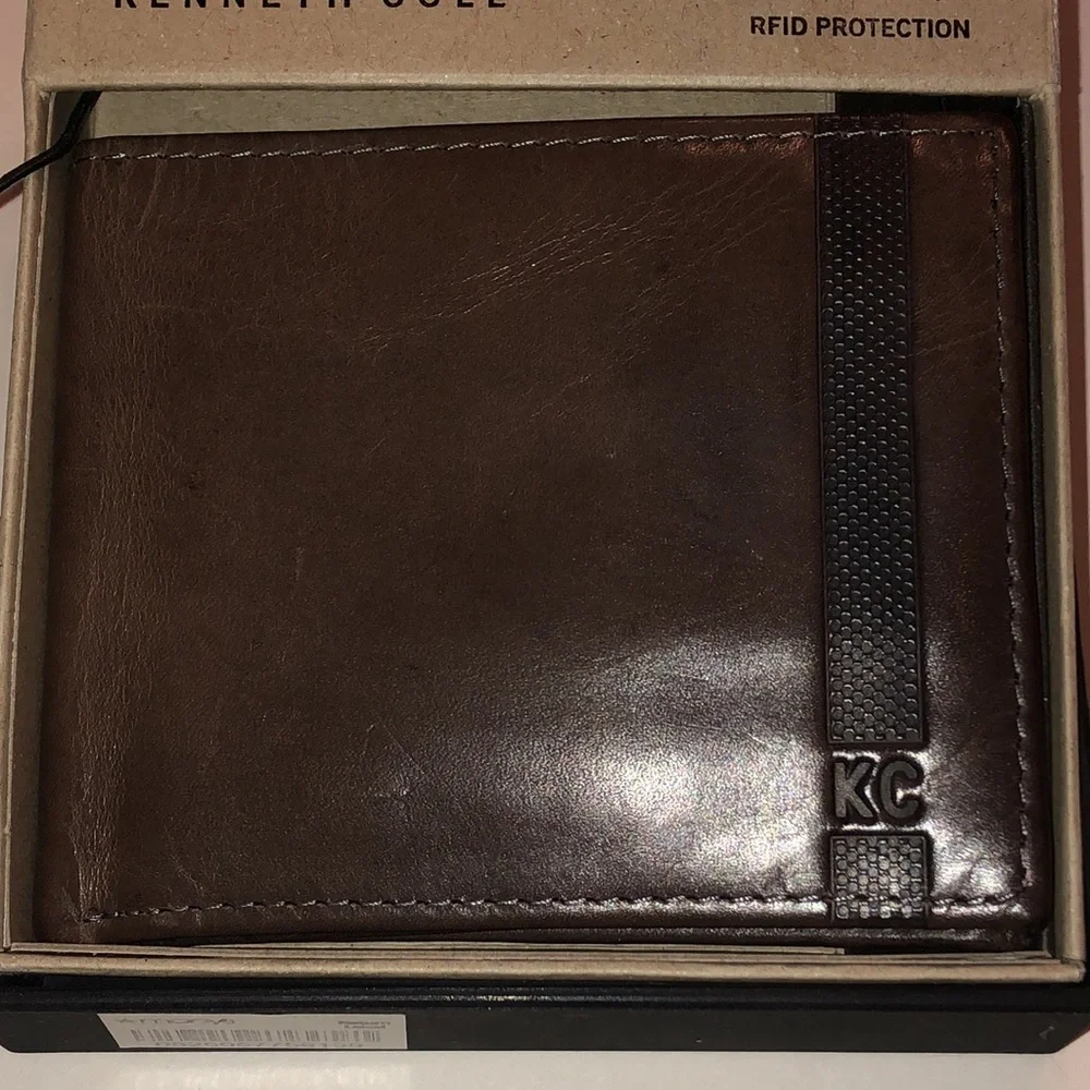 Kenneth Cole Reaction Brown Wallet
